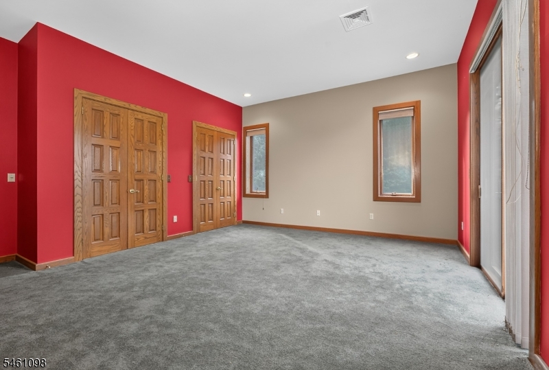 8 Springhill Road Franklin NJ 08801