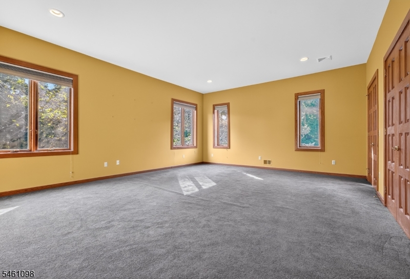 8 Springhill Road Franklin NJ 08801