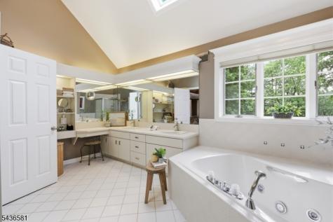 9 Proprietor Lane Readington NJ 08889