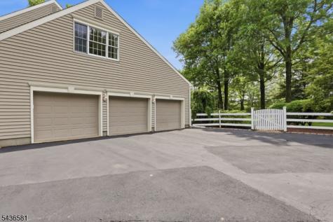 9 Proprietor Lane Readington NJ 08889