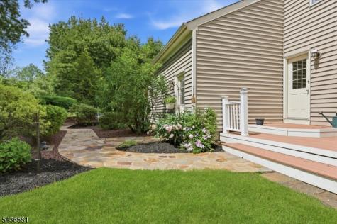 9 Proprietor Lane Readington NJ 08889