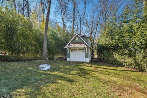 22 Brook Hollow Lane New Providence NJ 07974