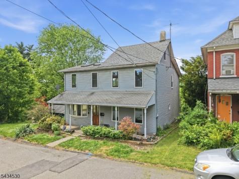 139 N Prospect Street Lopatcong NJ 08865