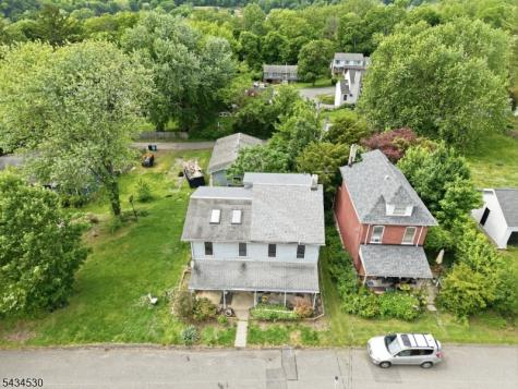 139 N Prospect Street Lopatcong NJ 08865
