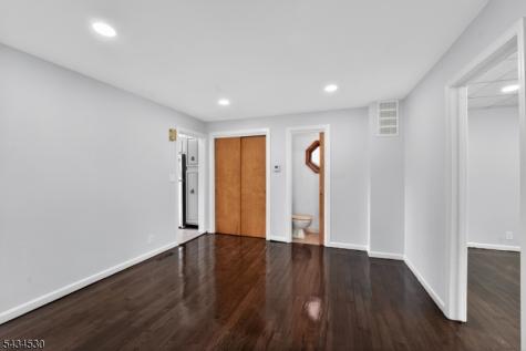 139 N Prospect Street Lopatcong NJ 08865