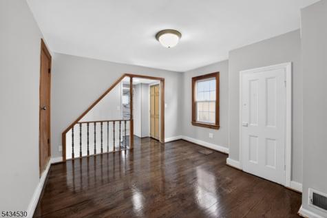 139 N Prospect Street Lopatcong NJ 08865