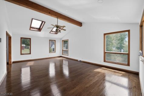 139 N Prospect Street Lopatcong NJ 08865