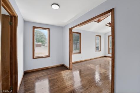 139 N Prospect Street Lopatcong NJ 08865