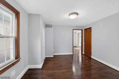 139 N Prospect Street Lopatcong NJ 08865