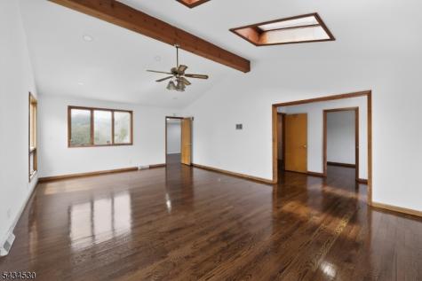 139 N Prospect Street Lopatcong NJ 08865