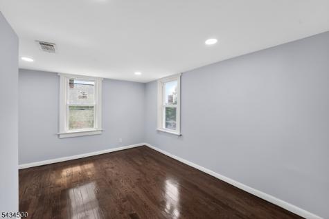 139 N Prospect Street Lopatcong NJ 08865