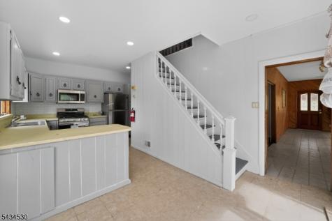139 N Prospect Street Lopatcong NJ 08865