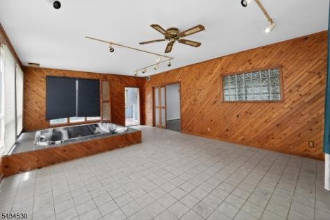 139 N Prospect Street Lopatcong NJ 08865
