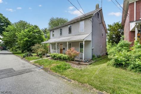 139 N Prospect Street Lopatcong NJ 08865