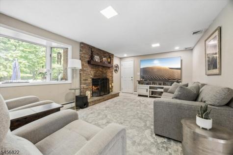 11 Surrey Lane Springfield NJ 07081
