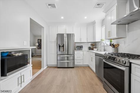 11 Surrey Lane Springfield NJ 07081