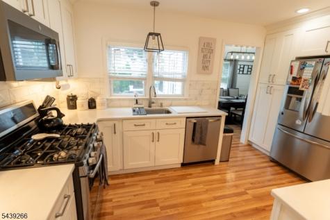 52 Knollwood Terrace Clifton NJ 07012
