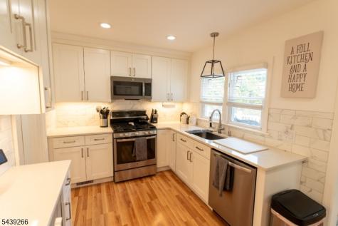 52 Knollwood Terrace Clifton NJ 07012