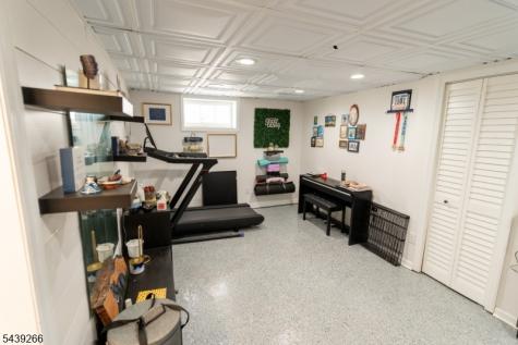 52 Knollwood Terrace Clifton NJ 07012