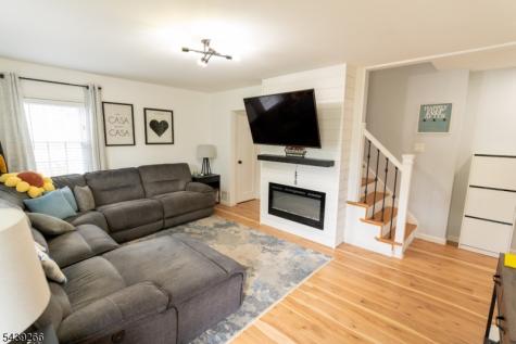 52 Knollwood Terrace Clifton NJ 07012