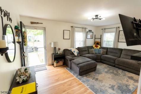 52 Knollwood Terrace Clifton NJ 07012