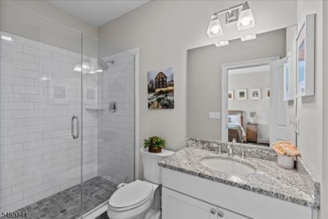5 Thames Lane Raritan NJ 08822
