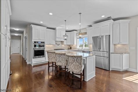 5 Thames Lane Raritan NJ 08822