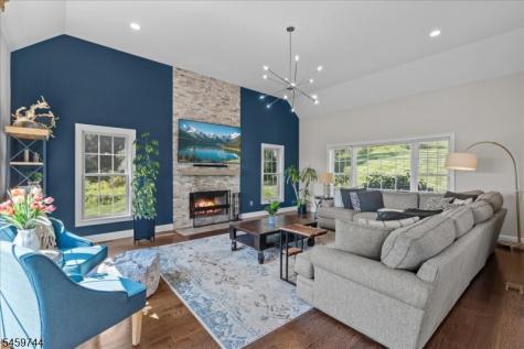 5 Thames Lane Raritan NJ 08822