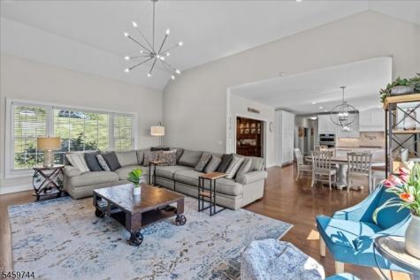 5 Thames Lane Raritan NJ 08822
