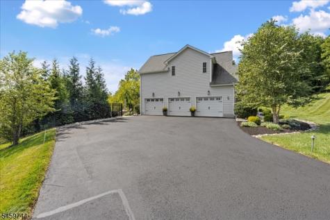 5 Thames Lane Raritan NJ 08822
