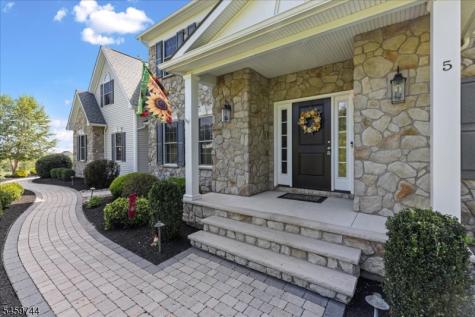 5 Thames Lane Raritan NJ 08822