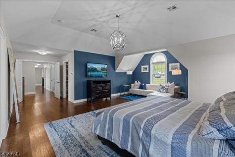 5 Thames Lane Raritan NJ 08822