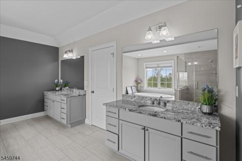 5 Thames Lane Raritan NJ 08822