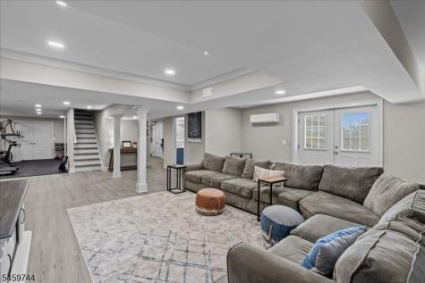 5 Thames Lane Raritan NJ 08822