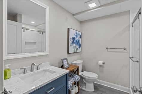 5 Thames Lane Raritan NJ 08822