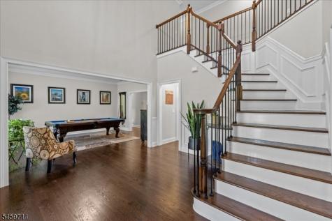 5 Thames Lane Raritan NJ 08822