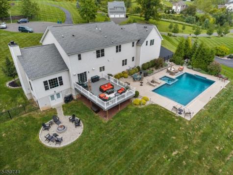 5 Thames Lane Raritan NJ 08822