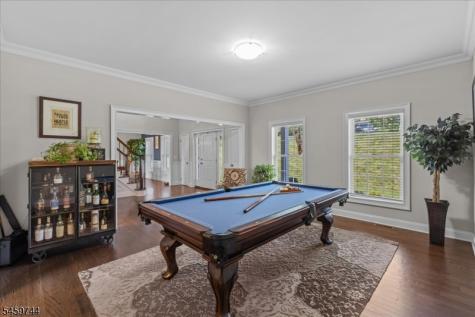 5 Thames Lane Raritan NJ 08822