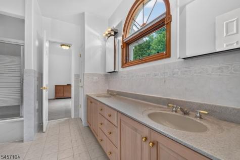 91 Frog Hollow Road Tewksbury NJ 07830