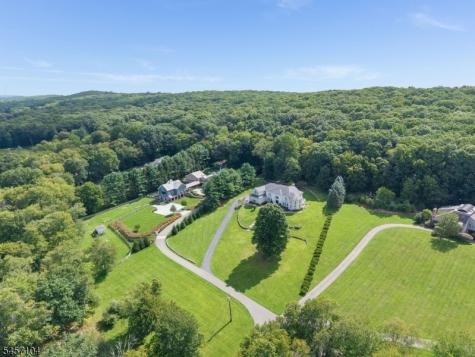 91 Frog Hollow Road Tewksbury NJ 07830