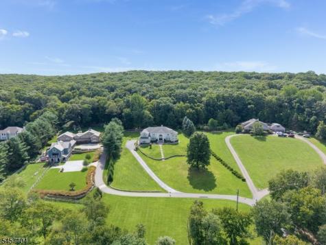 91 Frog Hollow Road Tewksbury NJ 07830