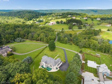 91 Frog Hollow Road Tewksbury NJ 07830