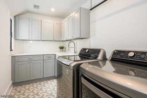 495 Ridgewood Avenue Glen Ridge Boro NJ 07028