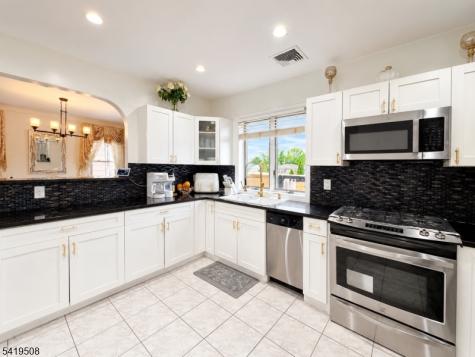 569 Monroe Place Ridgefield NJ 07657