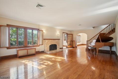 10 Randolph Place Verona NJ 07044