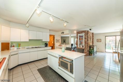 15 Wilshire Drive Sparta NJ 07871