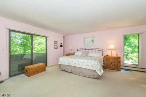 15 Wilshire Drive Sparta NJ 07871