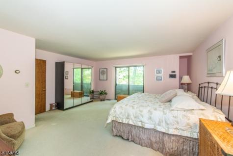 15 Wilshire Drive Sparta NJ 07871