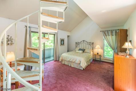 15 Wilshire Drive Sparta NJ 07871