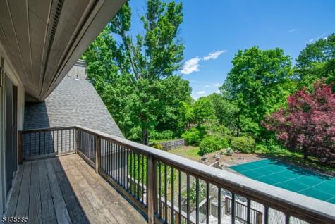 15 Wilshire Drive Sparta NJ 07871